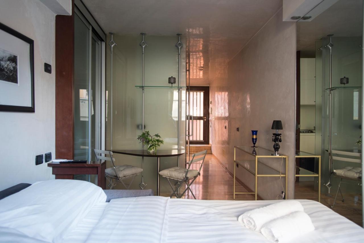 Youhosty - Duomo Studio Apartment Milán Exterior foto